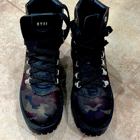 Steve Madden Bumper Camo Platform Hiking Boot. Size 6 - Picture 6 of 13